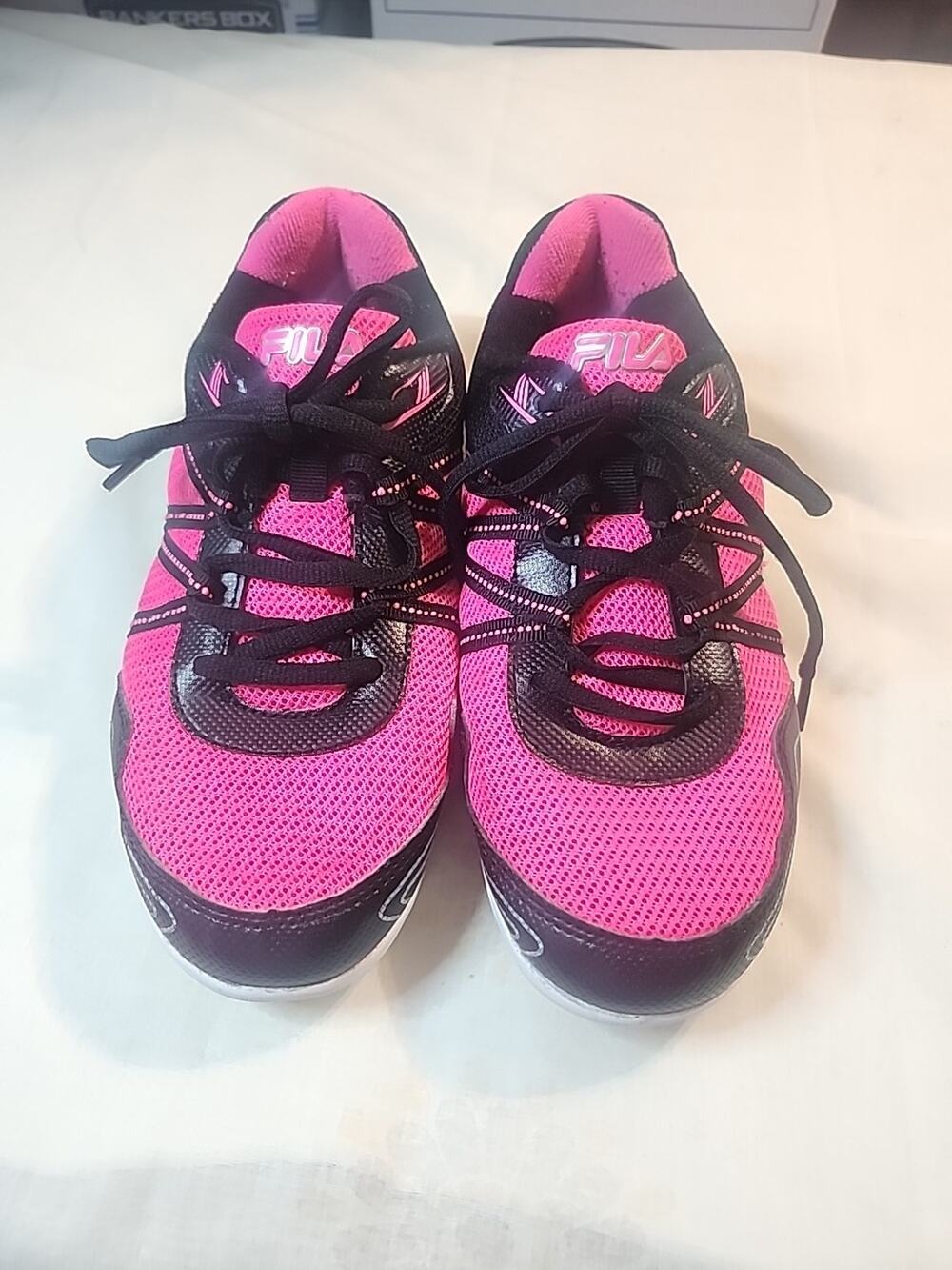 Fila Womens Sneakers sz 6 Hot Pink and Black Mesh Lace-Up